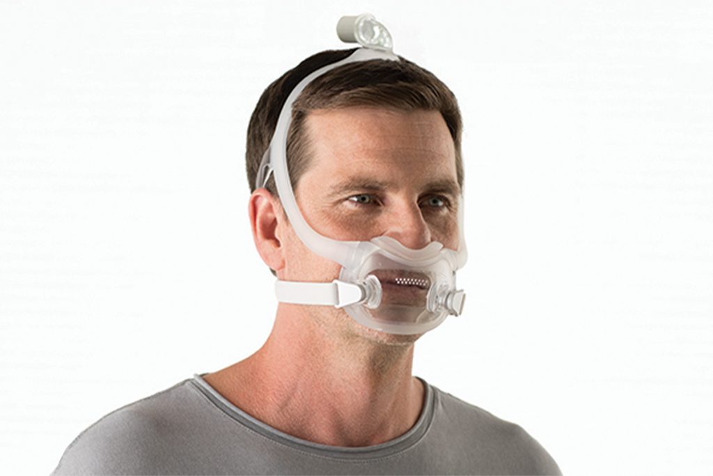 man wearing Dreamwear full face cpap mask