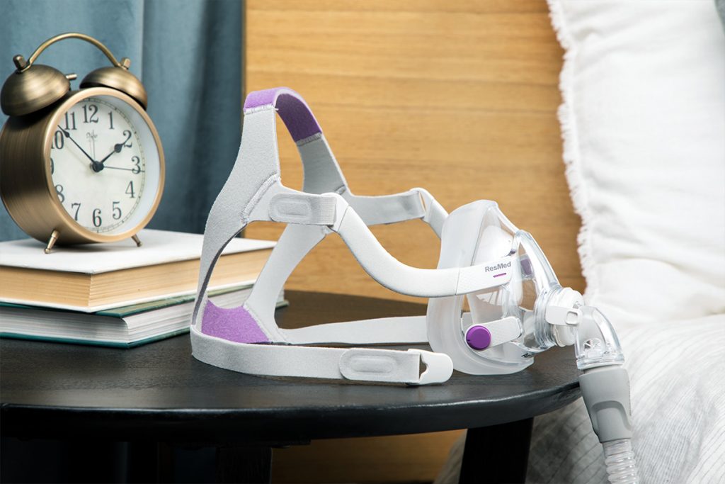 AirFit f20 for her on nightstand