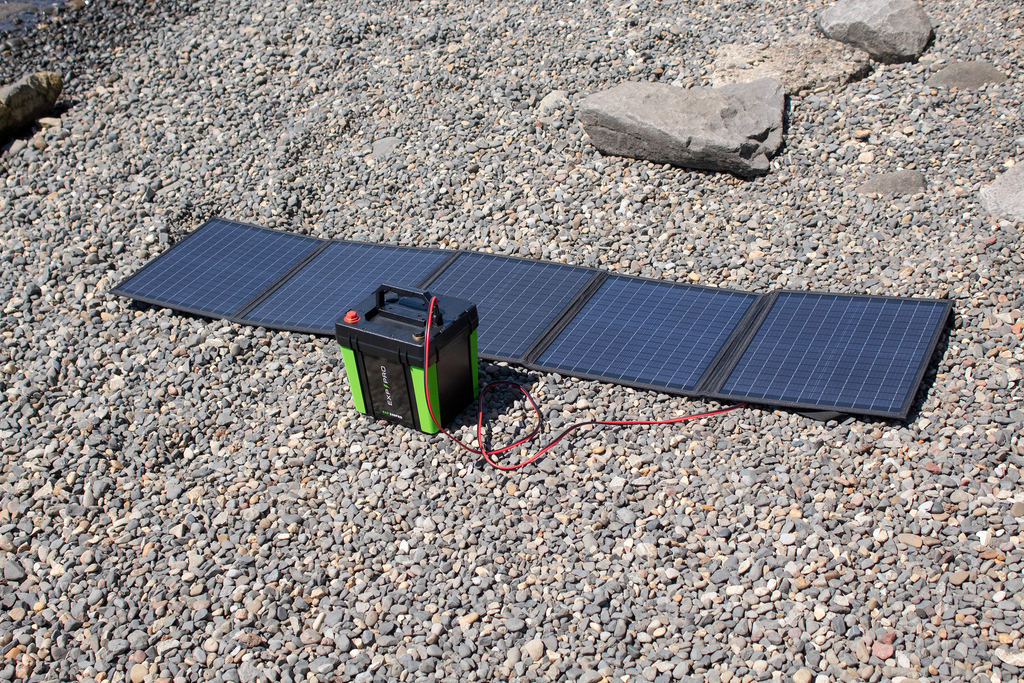 EXP240PRO 786 Wh CPAP Battery + 100 Watt Solar Panel Bundle