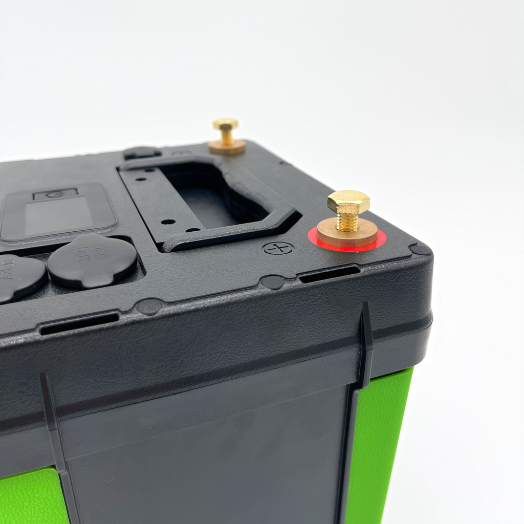 EXP240PRO 786 Wh CPAP Battery + 100 Watt Solar Panel Bundle