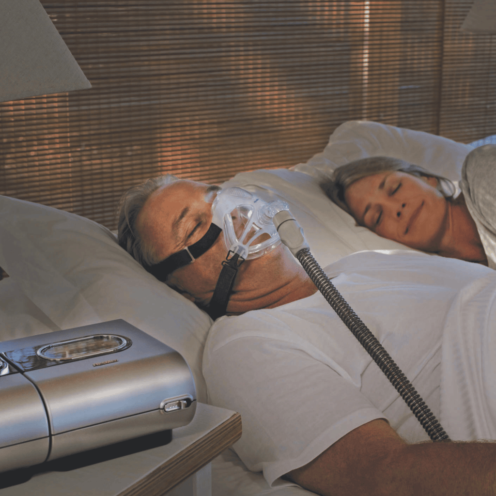 man sleeps soundly with the mirage quattro fx